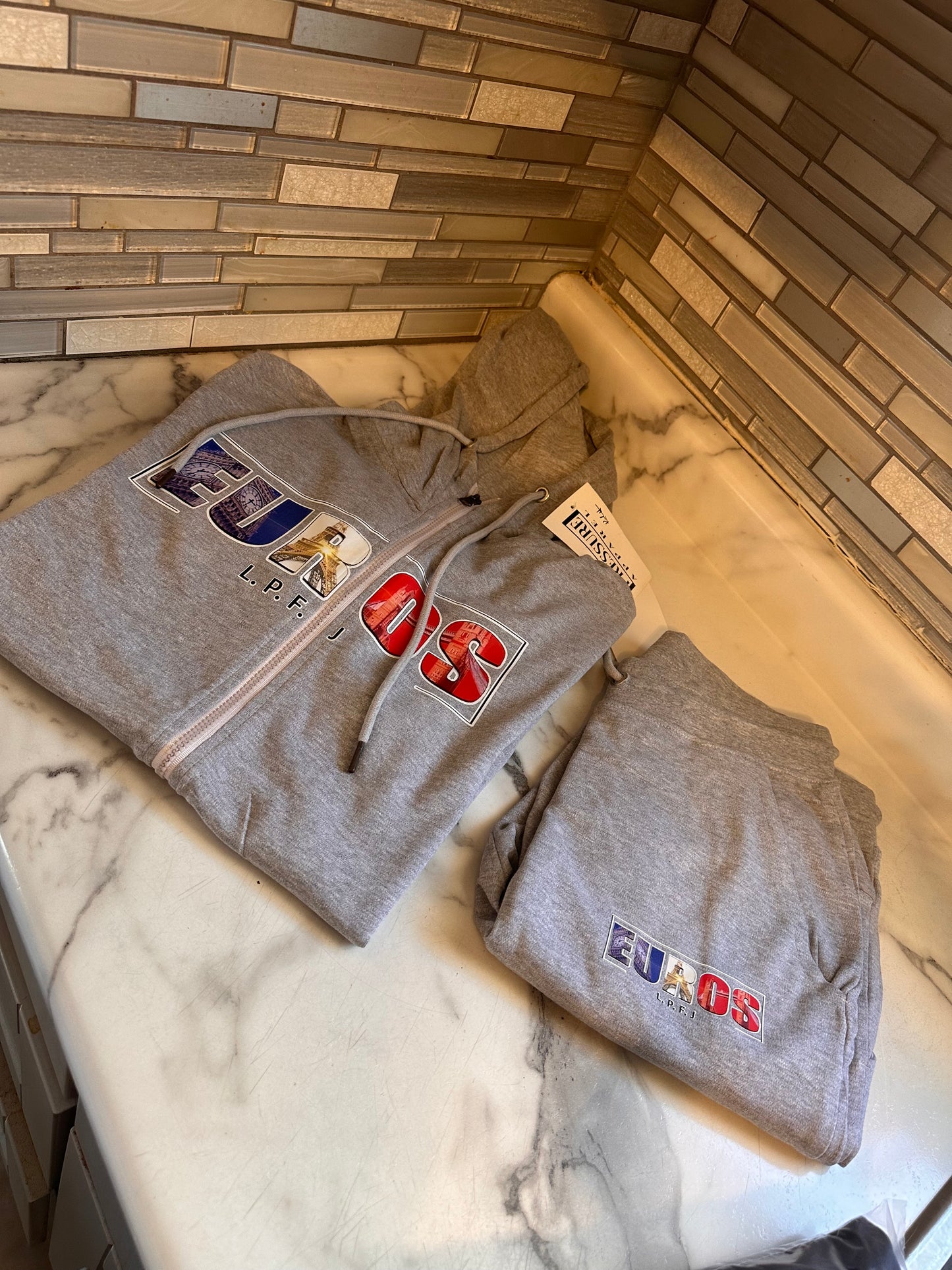 Sports jogging suit
